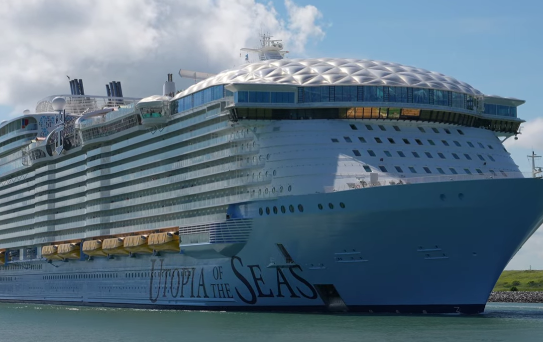 Cover image for the free senior travel discounts guide